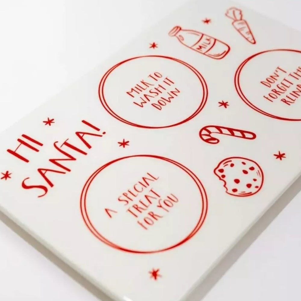 Target Bullseye's Christmas 
Santa Treat Ceramic Plate 10" x 6" ( BRAND NEW )